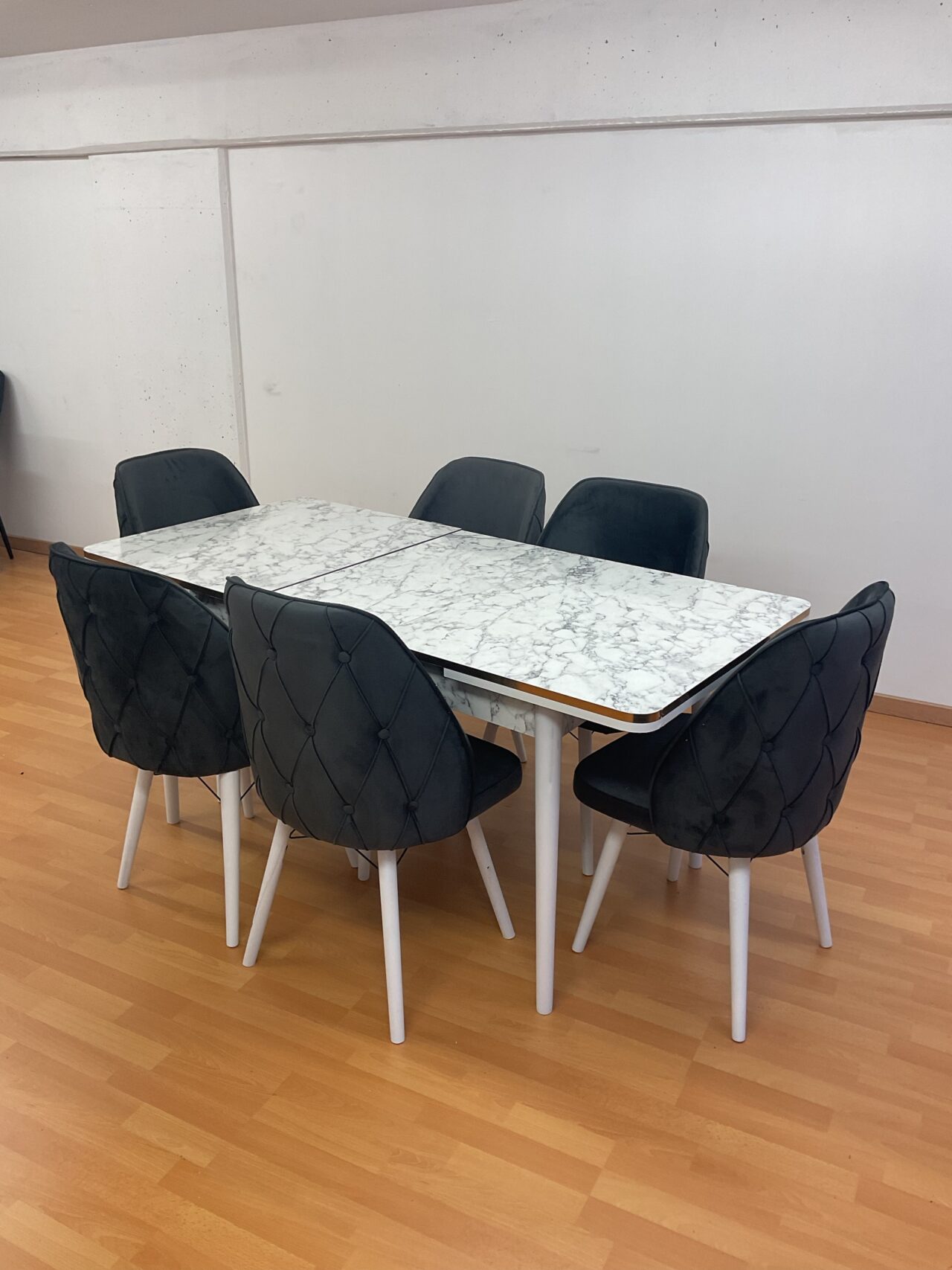 SALLE À MANGER LEXUS 6 chaises en velours anti taches + table extensible – Image 24