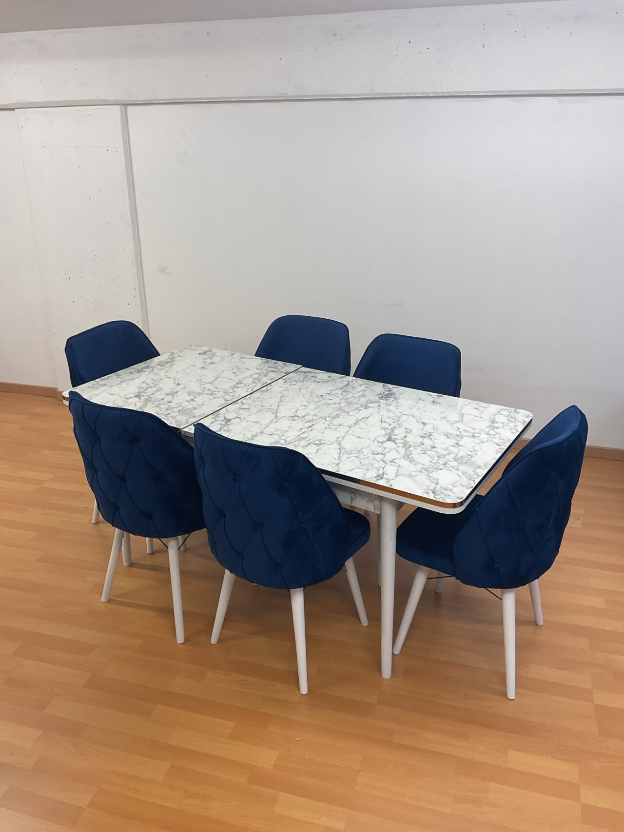 SALLE À MANGER LEXUS 6 chaises en velours anti taches + table extensible – Image 35