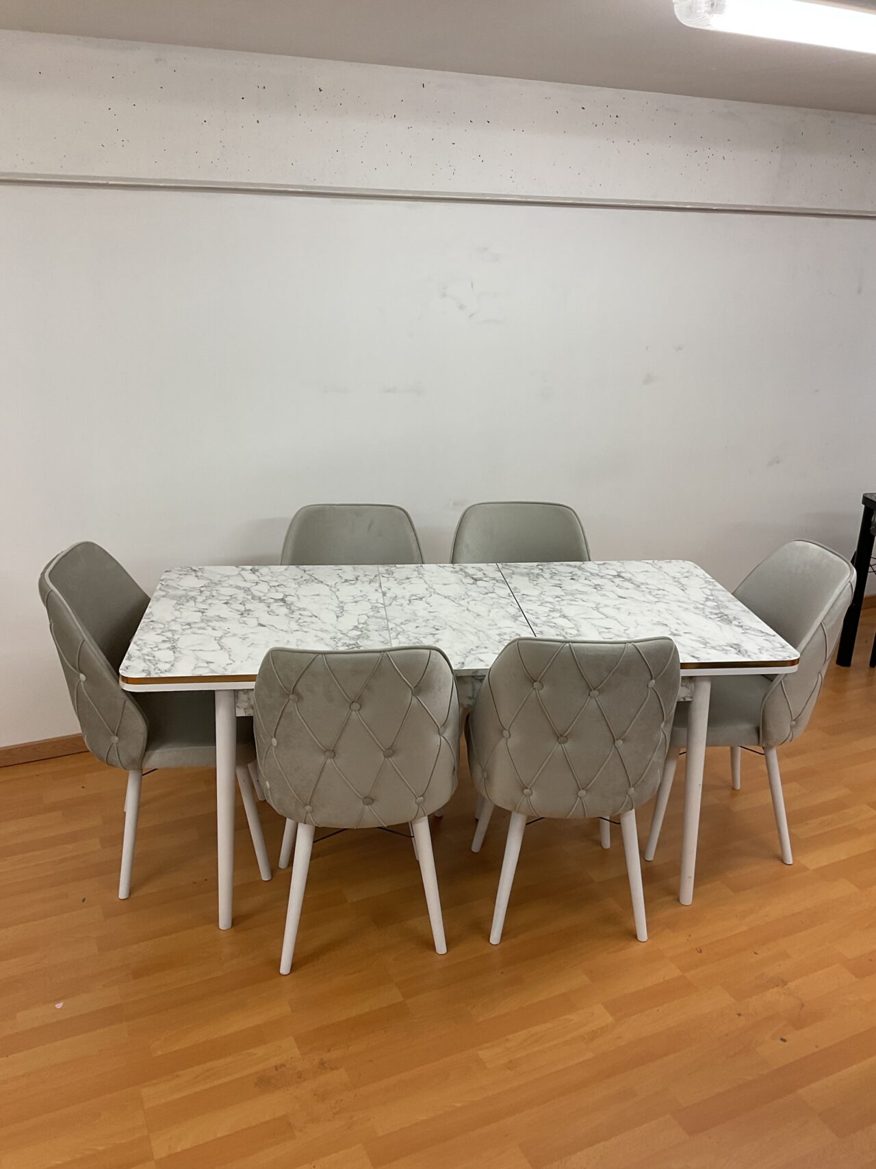 SALLE À MANGER LEXUS 6 chaises en velours anti taches + table extensible – Image 4