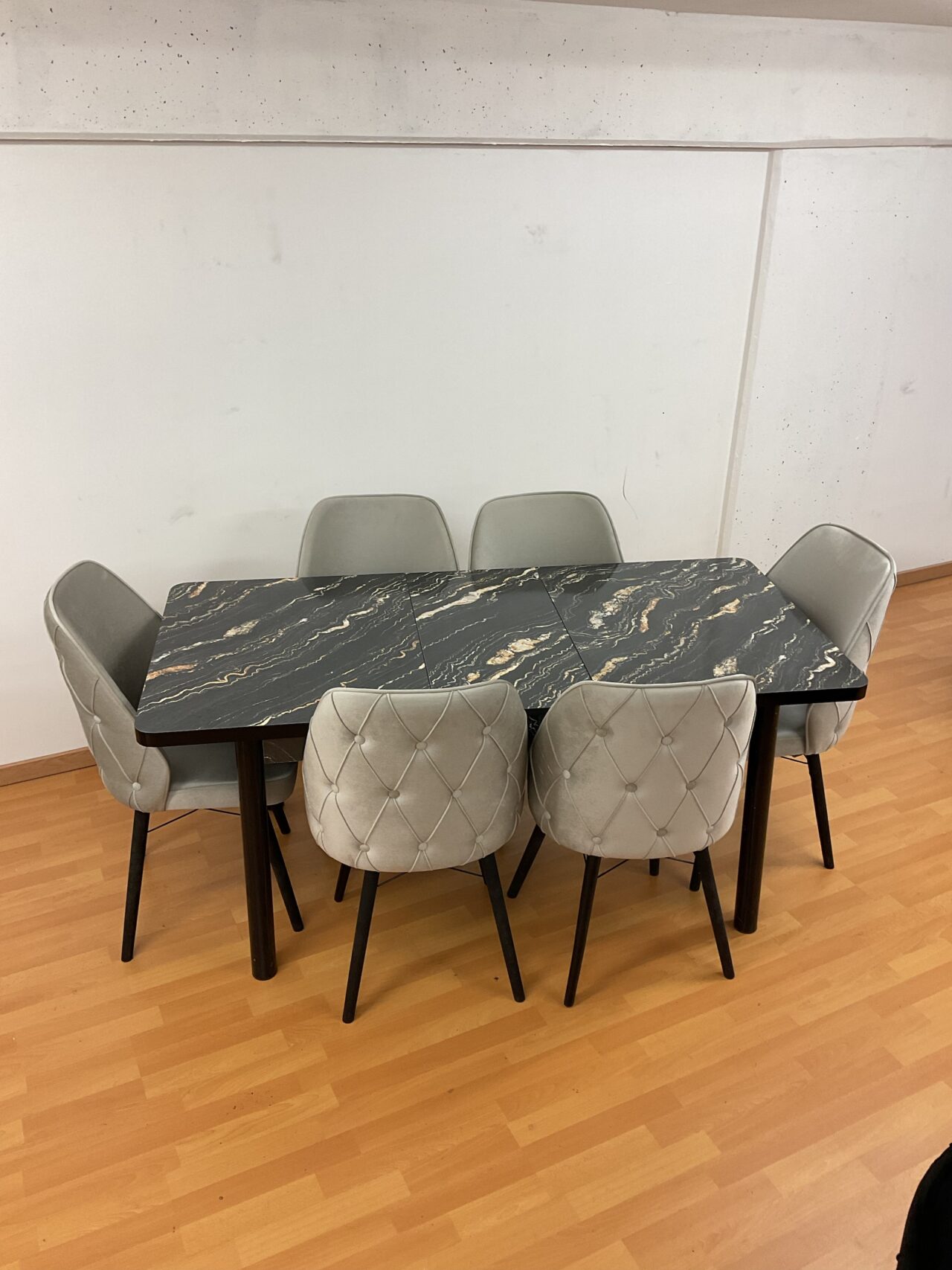 SALLE À MANGER LEXUS 6 chaises en velours anti taches + table extensible – Image 5