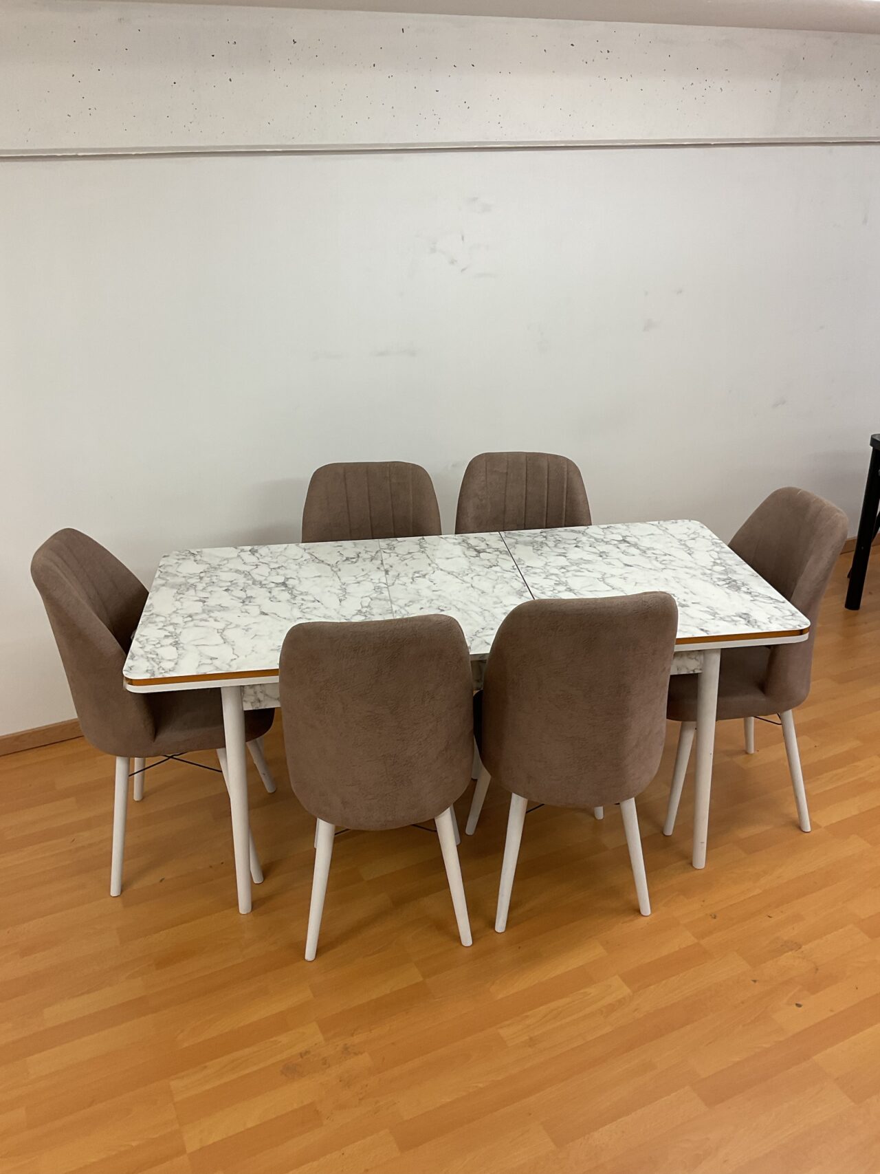 SALLE À MANGER SUZANNE lot de 4 ou 6 chaises en tissus anti taches + table extensible – Image 39