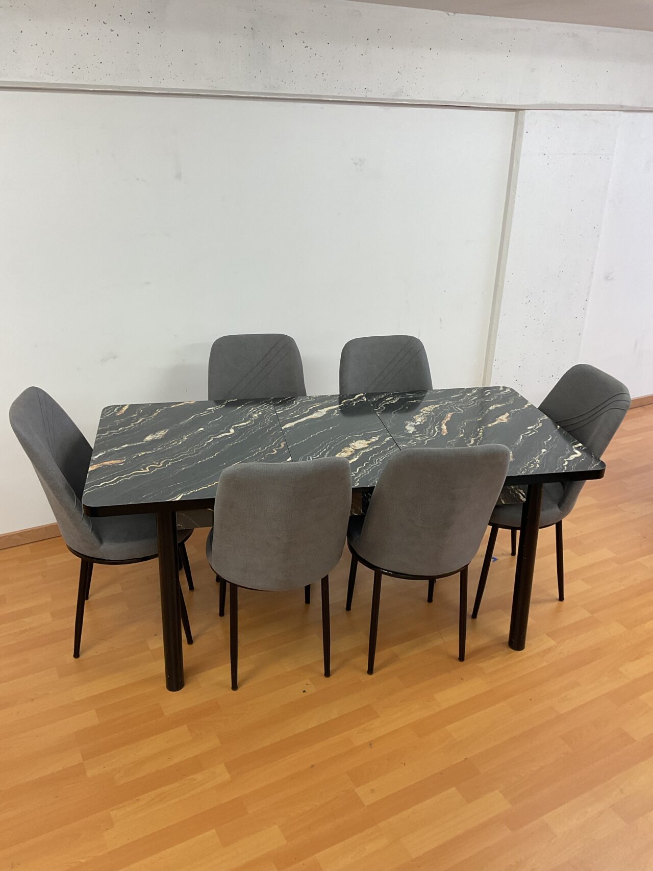 SALLE À MANGER SUZANNE lot de 4 ou 6 chaises en tissus anti taches + table extensible – Image 45