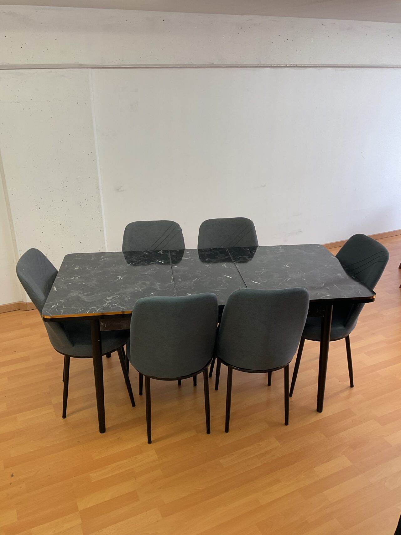 SALLE À MANGER SUZANNE lot de 4 ou 6 chaises en tissus anti taches + table extensible – Image 56