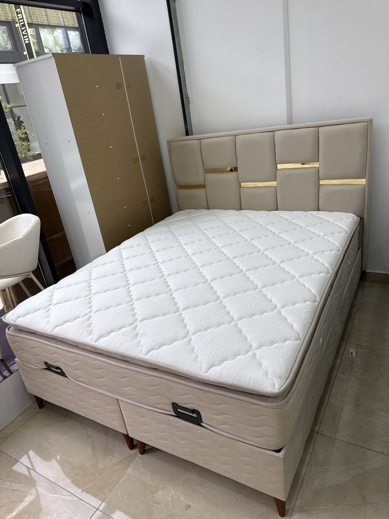 Lit coffre SERENA avec tête de lit et matelas + sur matelas à ressort Gris Anthracite ou Beige – Image 2