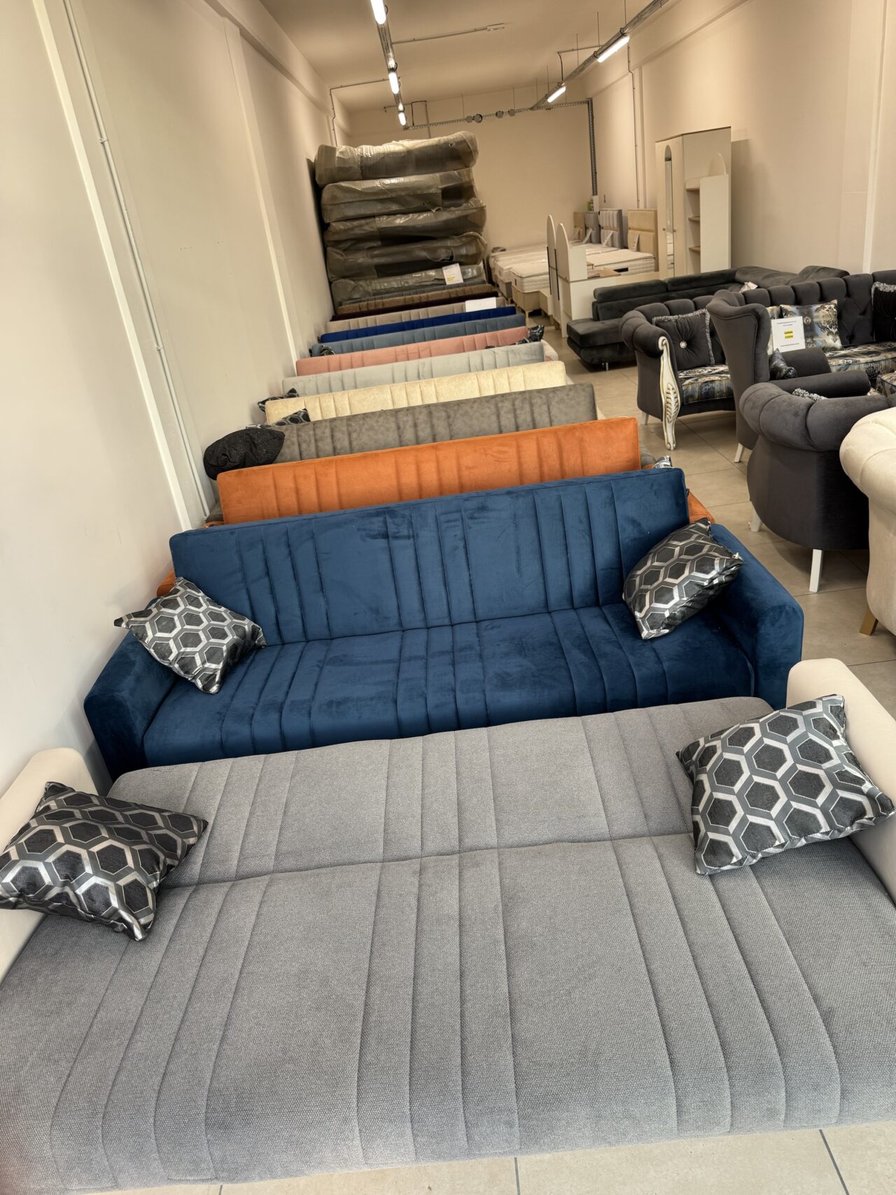 Canapé 3 places convertible avec coffre de rangement 210cm (couleur selon disponibilité)