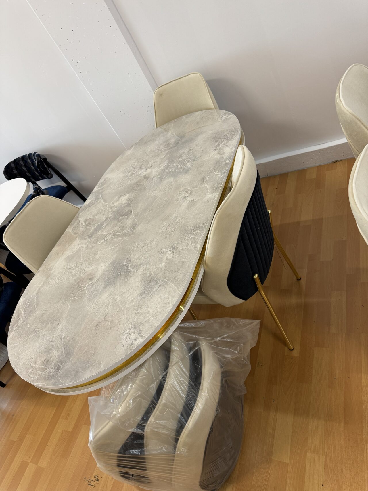 Salle à manger LUXE 6 chaises + table 170x90cm – Image 7