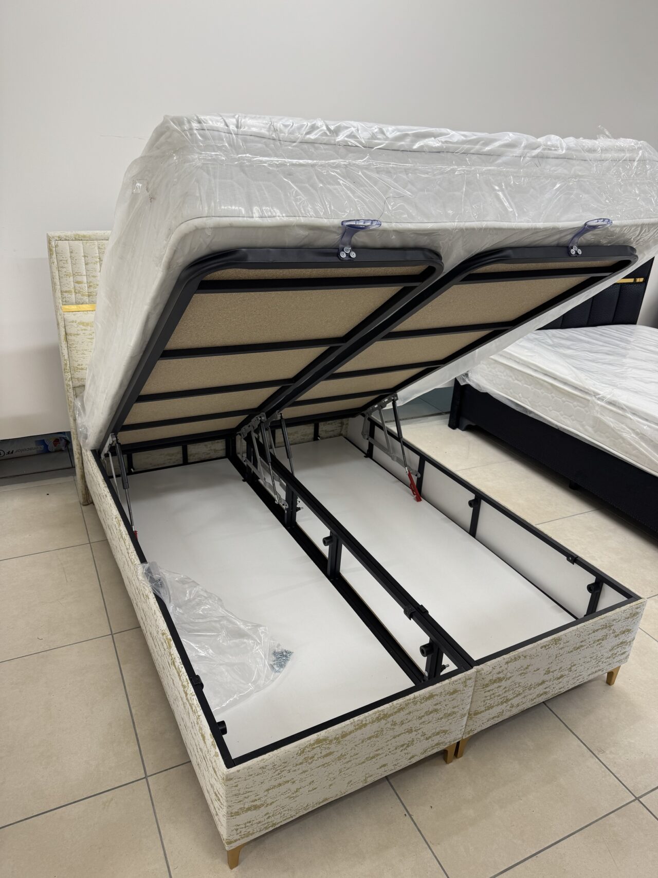 LIT COFFRE 140x190cm VELA avec matelas et surmatelas 25cm à ressort ensachées – Image 4