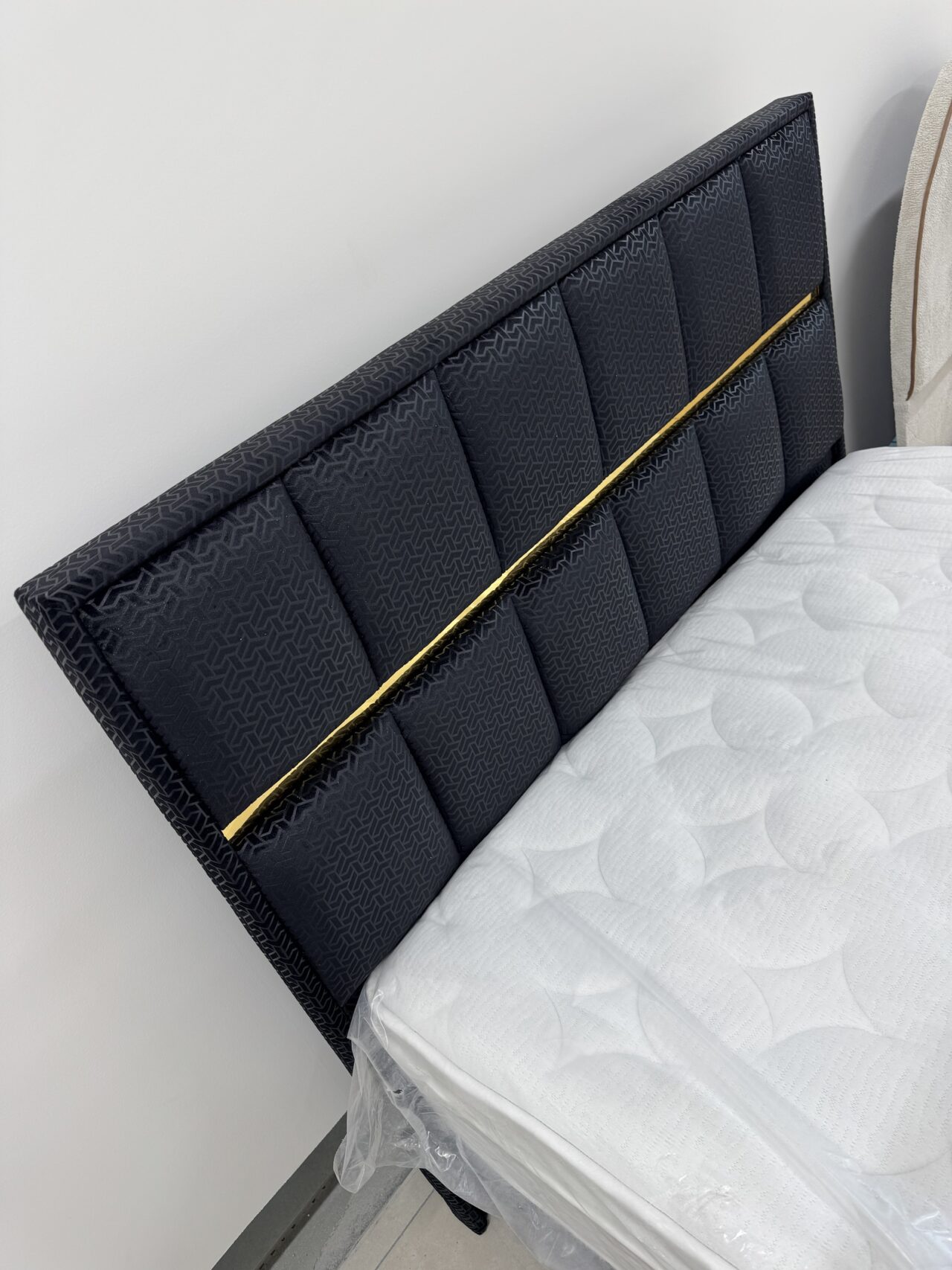 LIT COFFRE 140x190cm VELA avec matelas et surmatelas 25cm à ressort ensachées – Image 6