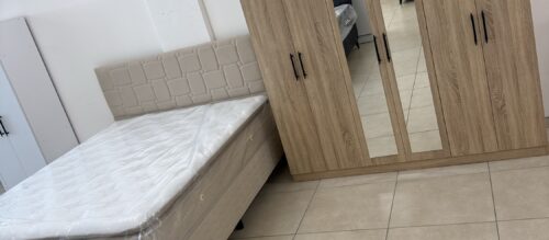 Chambre Lit coffre au choix 140x190cm ou 160x200cm ou 180x200cm avec matelas et sur matelas 30cm et une Armoire 4 portes 160x205x55cm ou 6 portes 180x180x47cm au choix