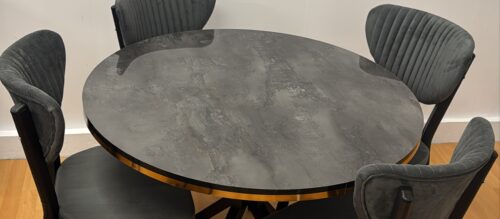 Salle à manger LARA 4 chaises sera ou Nilufer + table ronde high gloss Mdf 105cm de diamètre